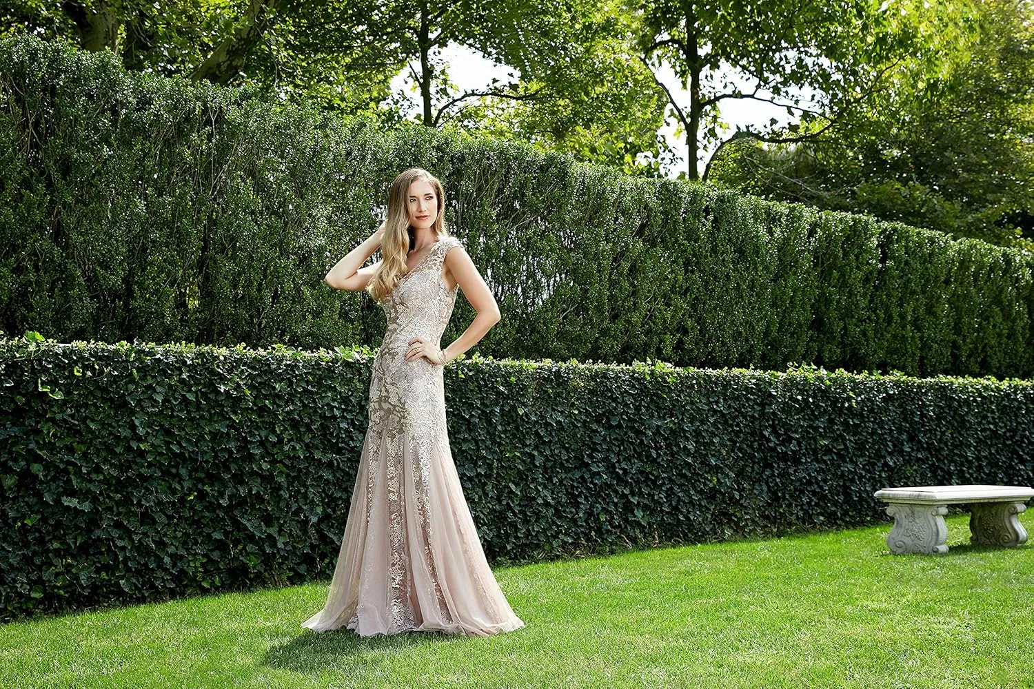 Alex Evenings Women's Long Fit and Flare Mother of The Bride Dress with Godet Detail (Petite and Regular Sizes)