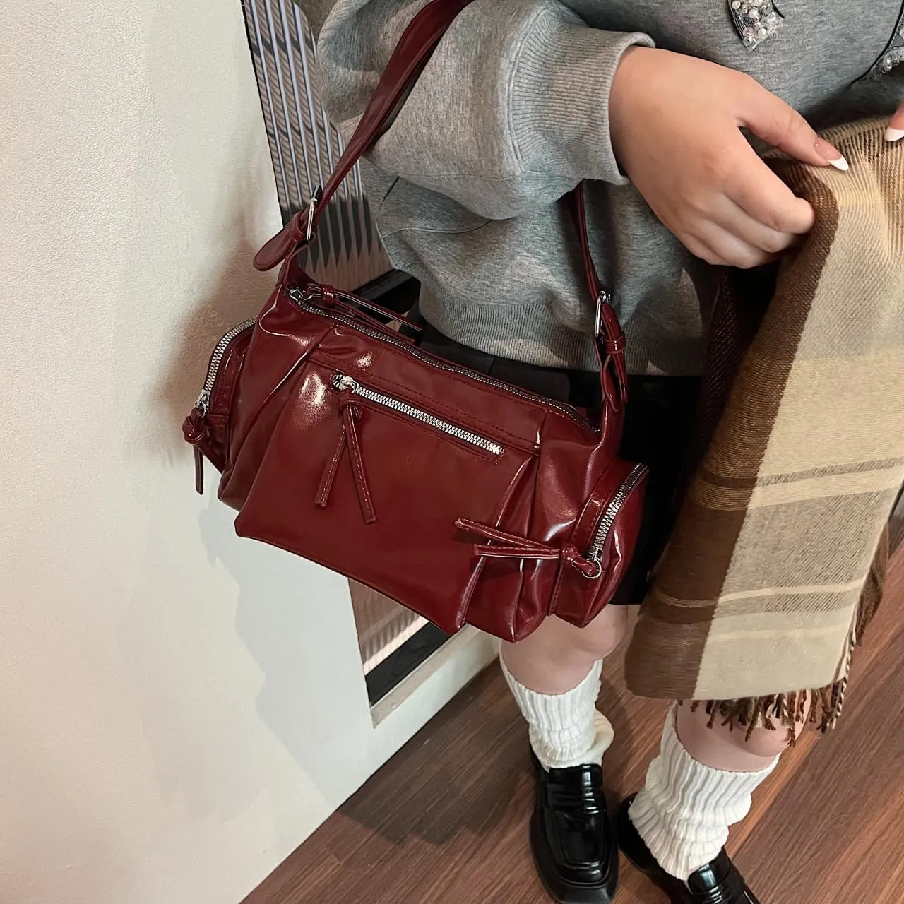 Women's Vegan Leather Tote Bag Y2k Shoulder Bag Vintage Cute Shoulder Purse Punk Streetwear Trending Fashion 2025